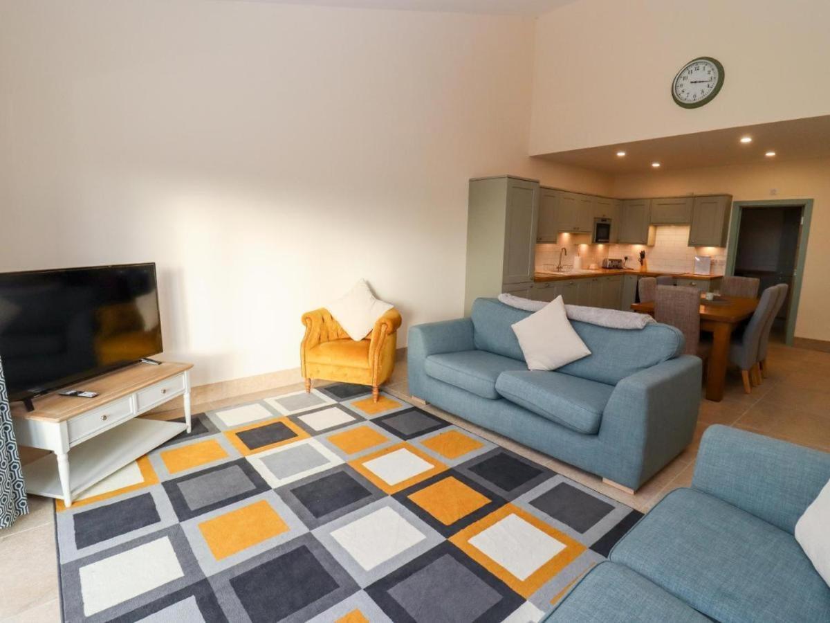 Appartement Bears Court à Cheltenham Extérieur photo