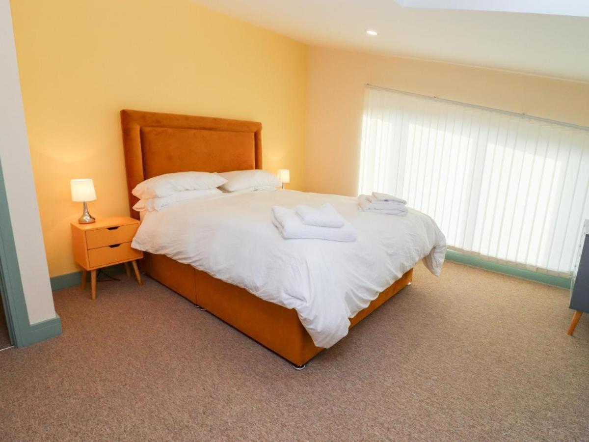 Appartement Bears Court à Cheltenham Extérieur photo
