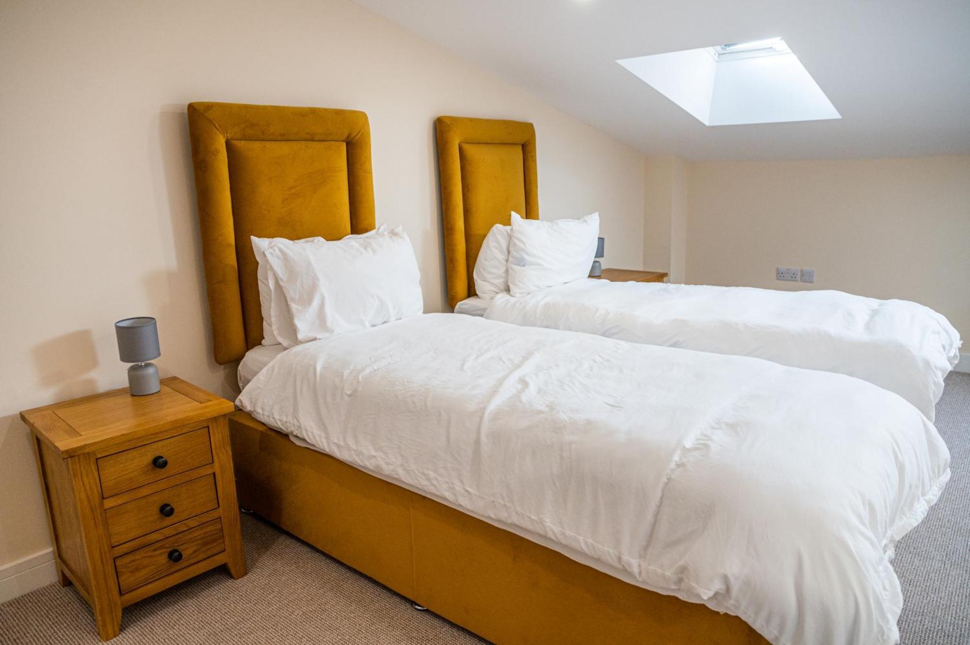 Appartement Bears Court à Cheltenham Extérieur photo