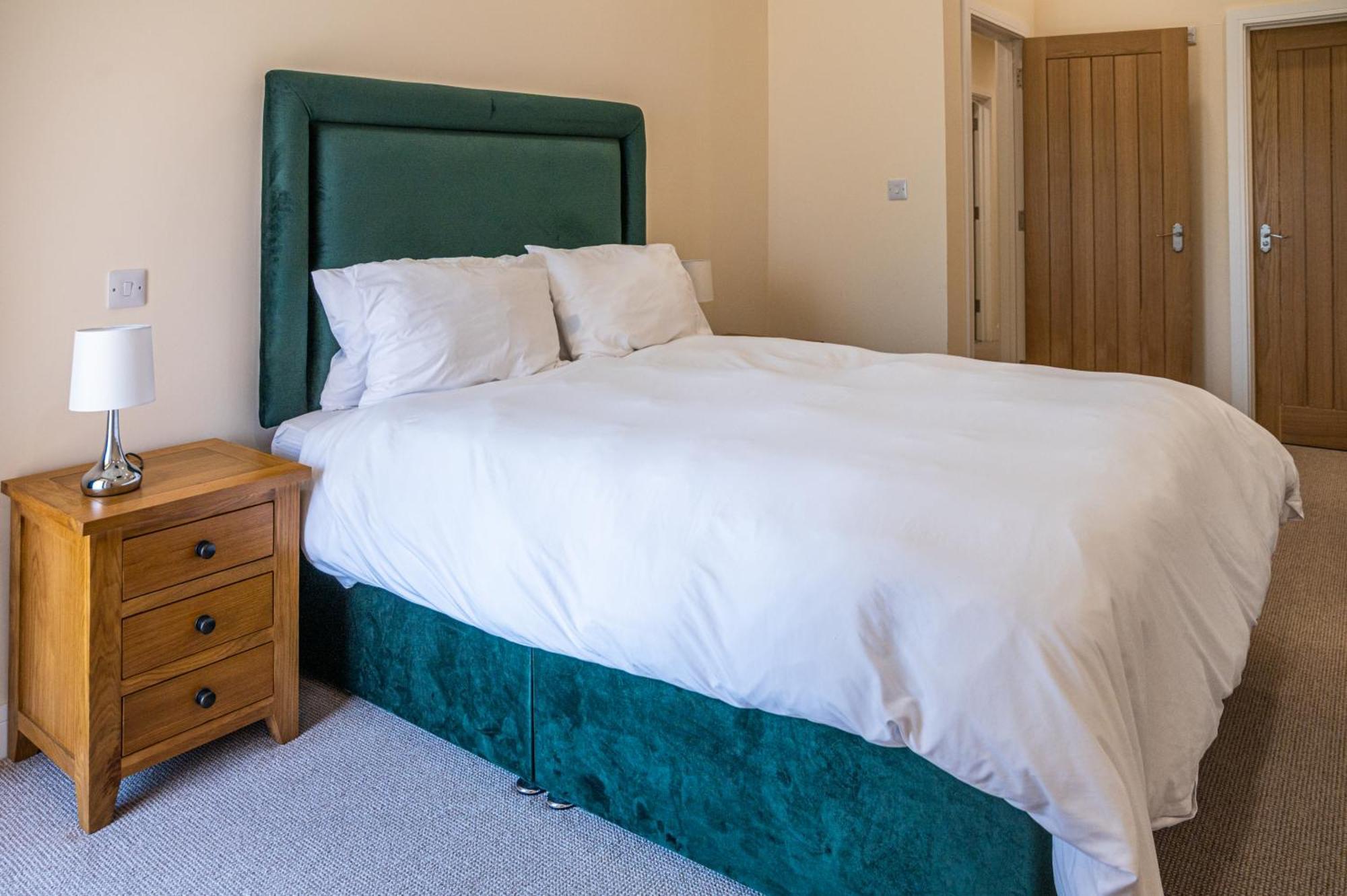 Appartement Bears Court à Cheltenham Extérieur photo